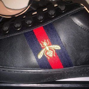 Gucci embroided shoes